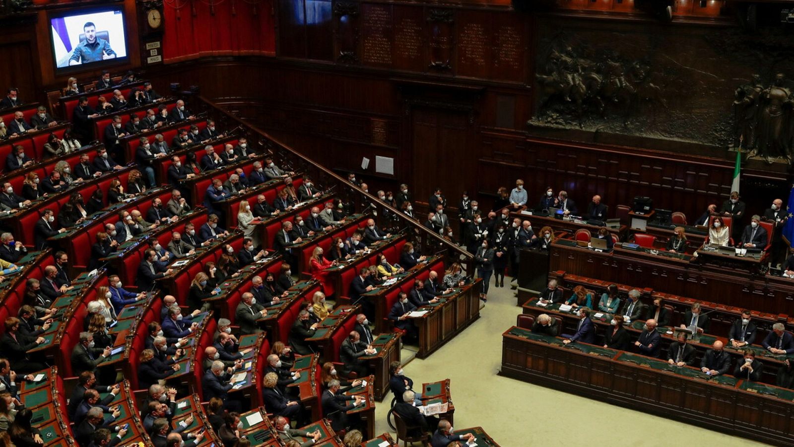 El presidente ucraniano, Volodímir Zelenski, interviene ante el Parlamento italiano, 22 de marzo de 2022. REUTERS/Remo Casilli