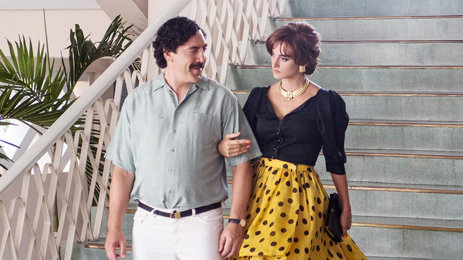 Fotograma de la película 'Loving Pablo' protagonizada por Javier Bardem y Penélope Cruz