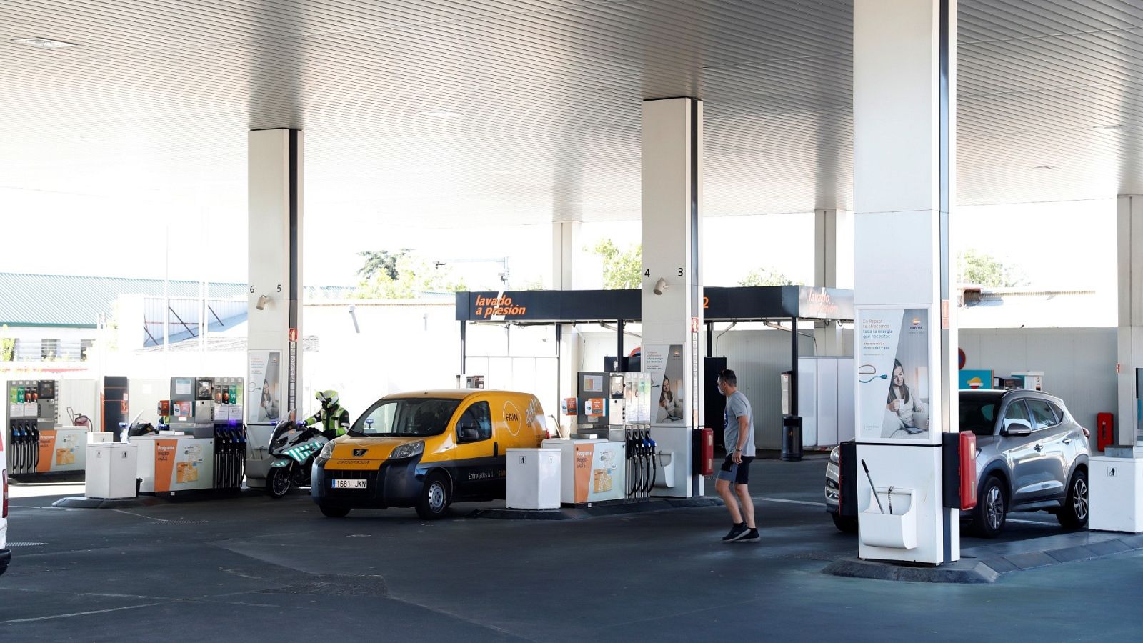 Las gasolineras podrán pedir desde este viernes el anticipo del descuento que tienen que aplicar a los carburantes