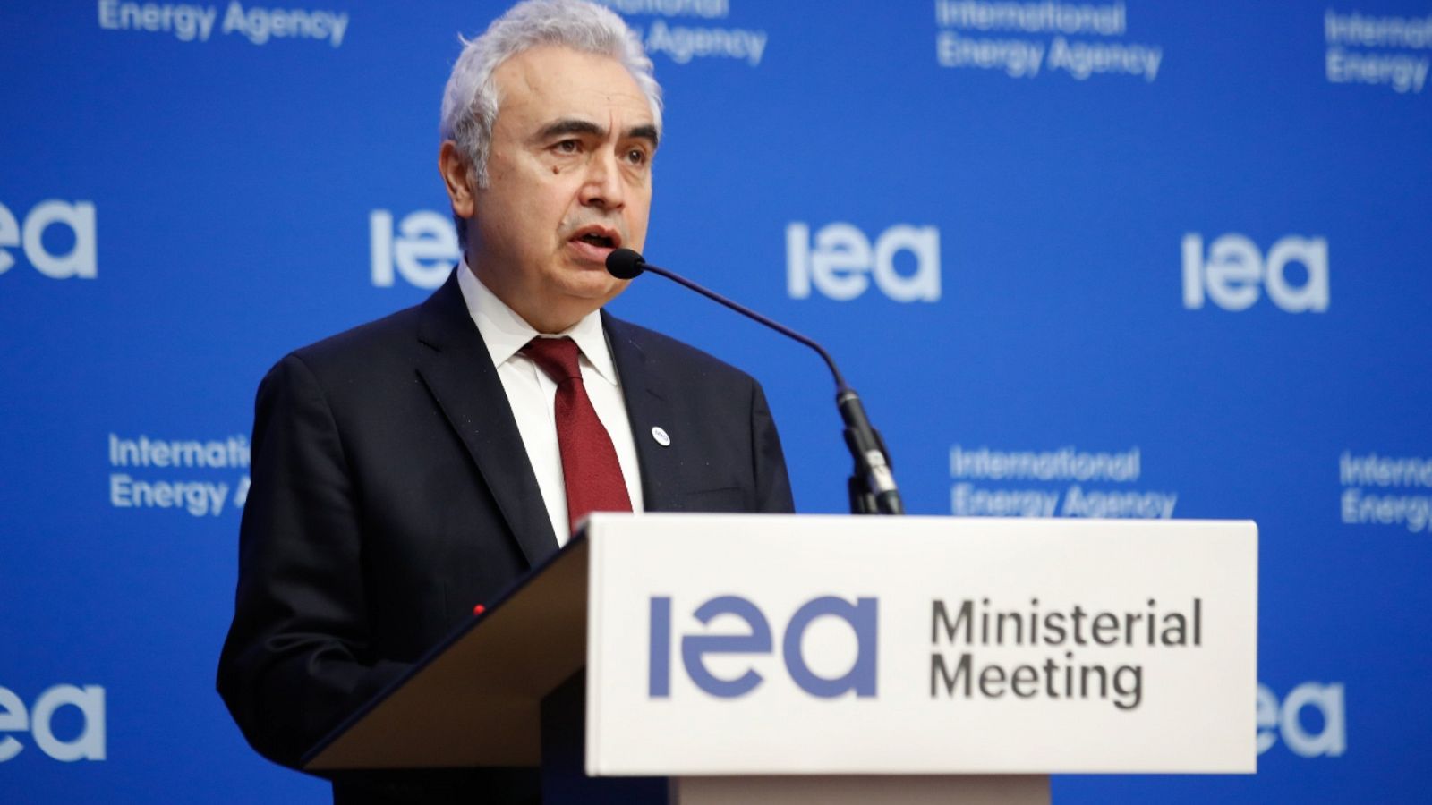 Una imagen del director ejecutivo de Agencia Internacional de la Energía, Fatih Birol , durante una rueda de prensa.