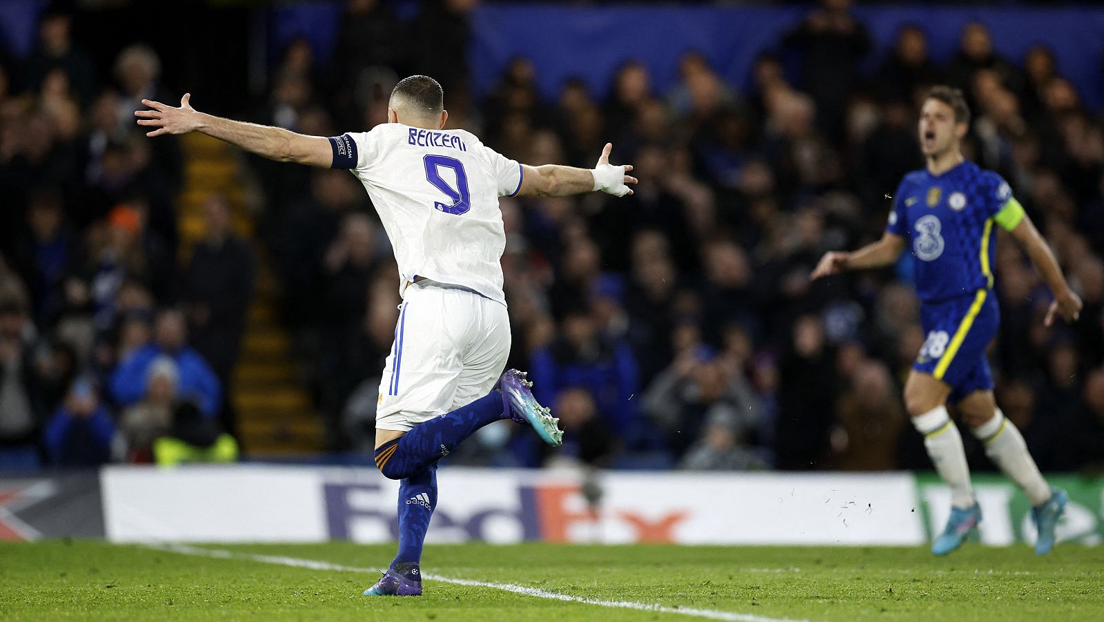 Benzema volvió a completar un partido excepcional con su Hat-trick