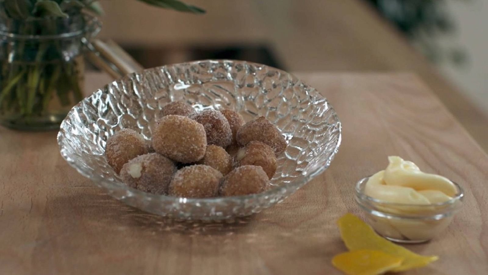 Receta de buñuelos rellenos de crema pastelera