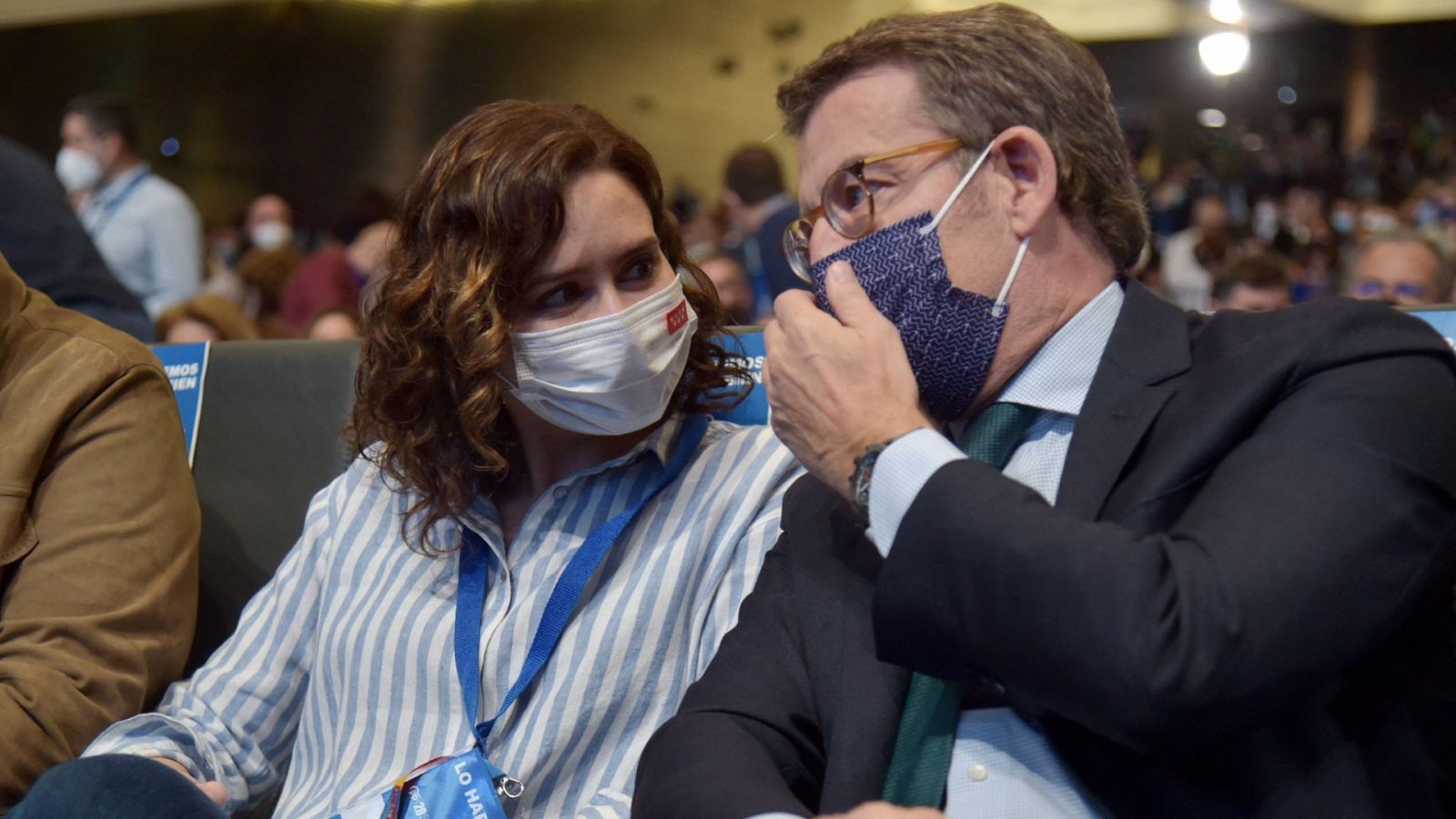 La presidenta de la Comunidad de Madrid, Isabel Díaz Ayuso, junto al nuevo lider del PP, Alberto Núñez Feijóo