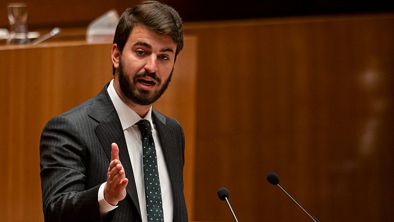 El portavoz de Vox en las Cortes, Juan García-Gallardo, durante su intervención