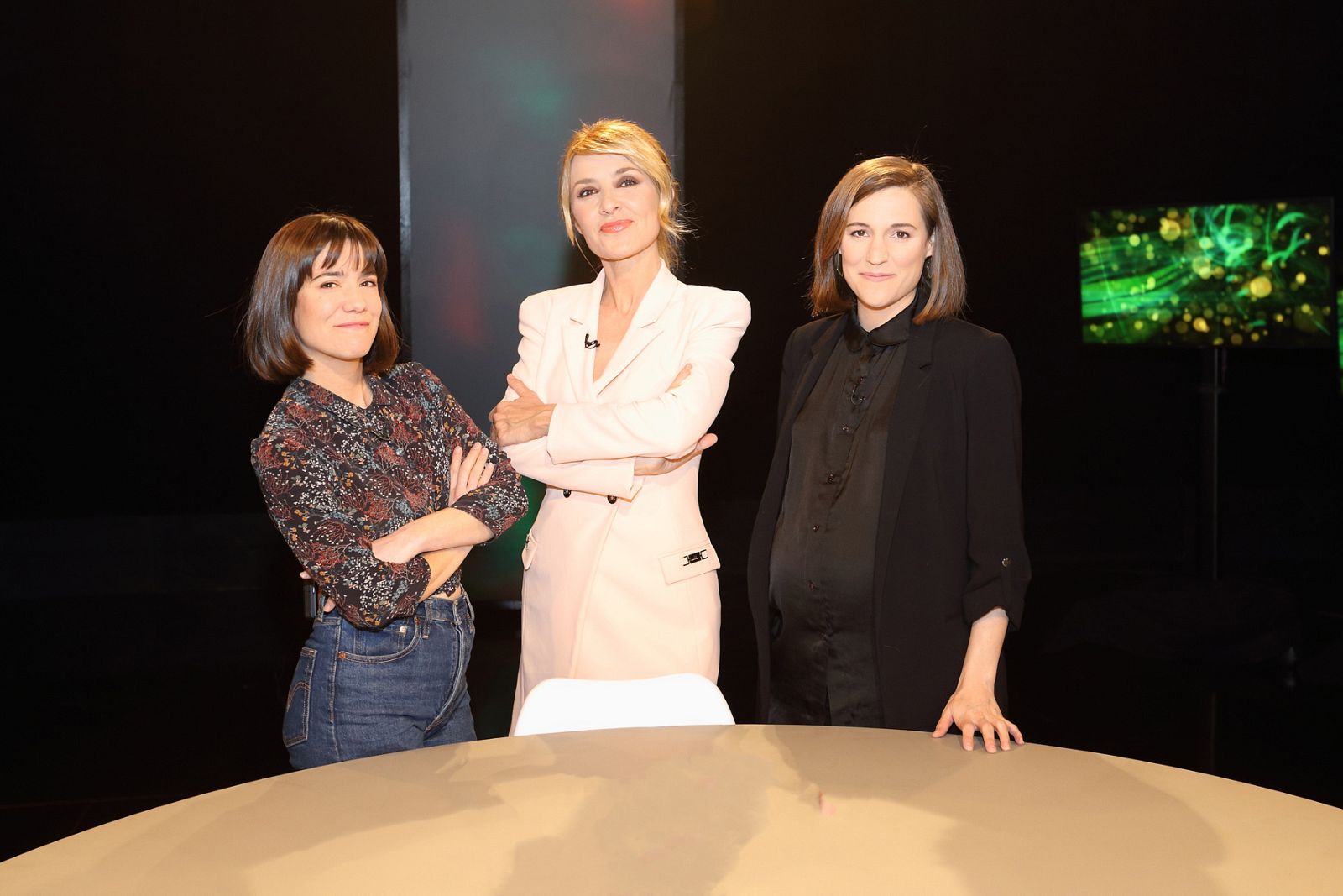  Bruna Cusí, Cayetana Guillén Cuervo y Carla Simón en 'Versión Española'