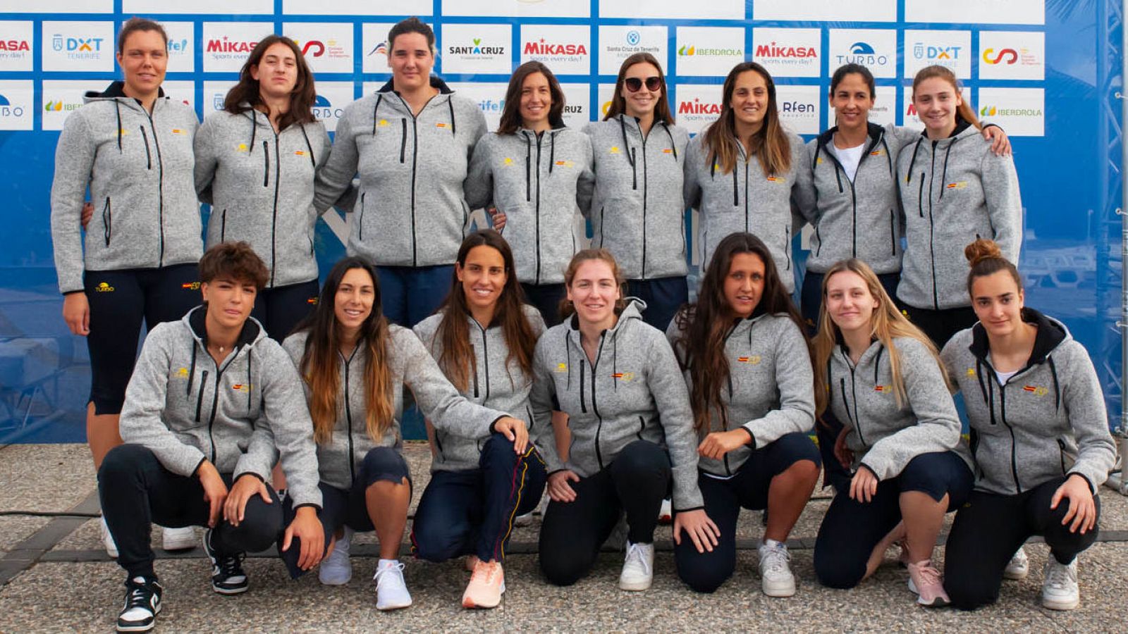 La selección española femenina de waterpolo para la fase final europea de la Liga Mundial