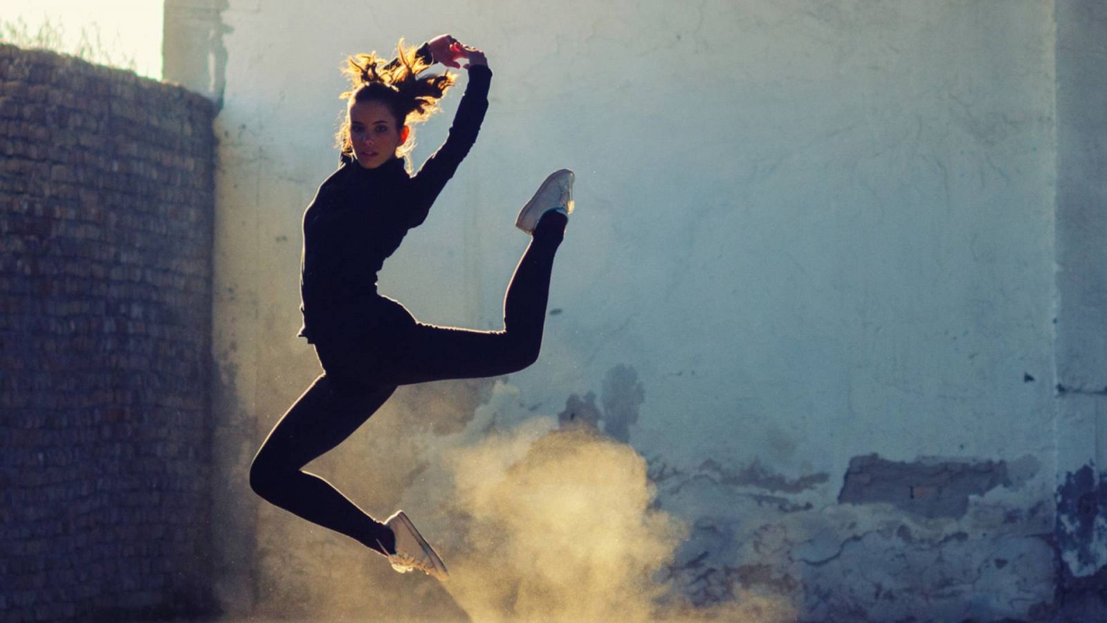 Bailarina en un paso de danza