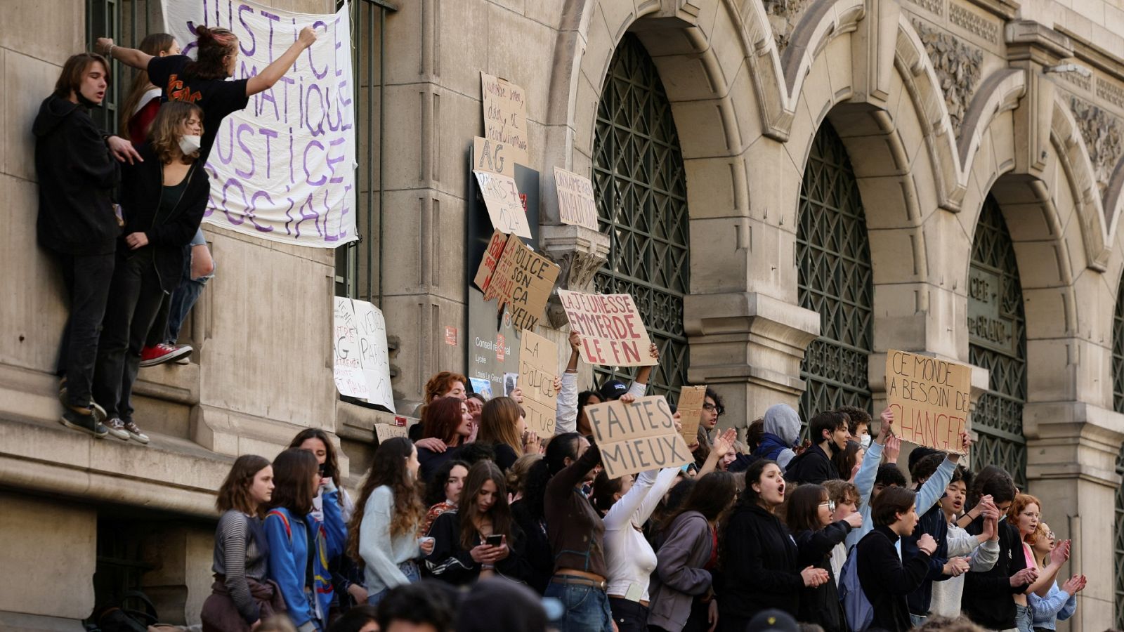 Protestas estudiantiles en francia en favor de la "justicia climática"