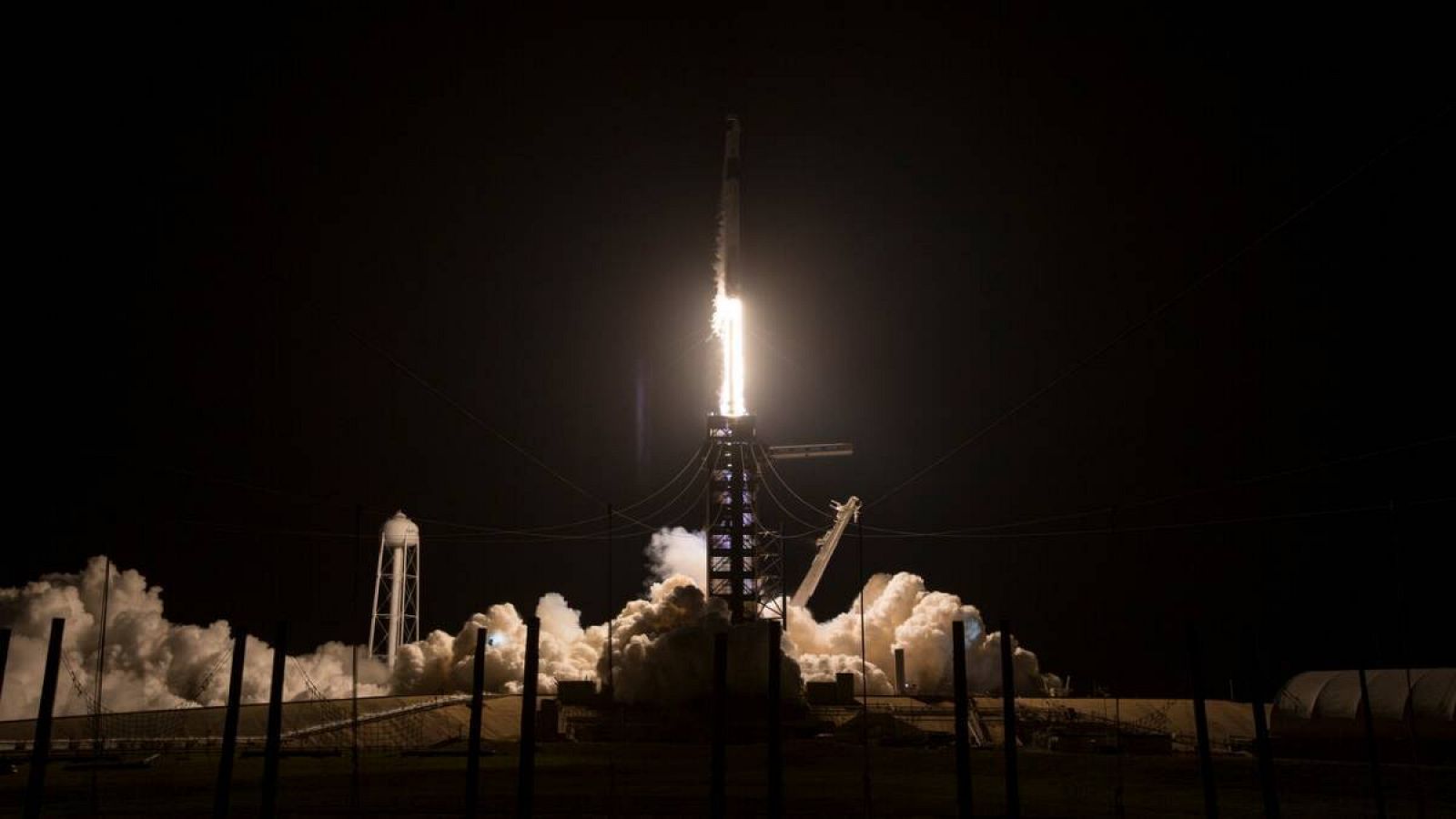 La Crew-4 llega a la EEI en el viaje más rápido de las misiones Dragon