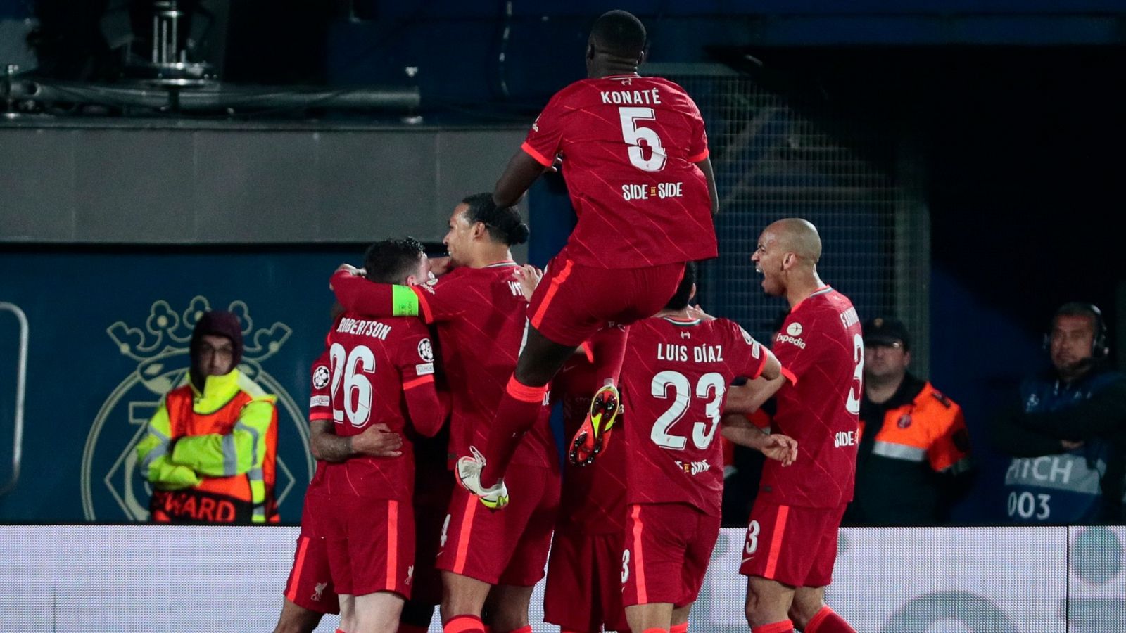 Los jugadores del Liverpool celebran el tercer gol ante el Villarreal.