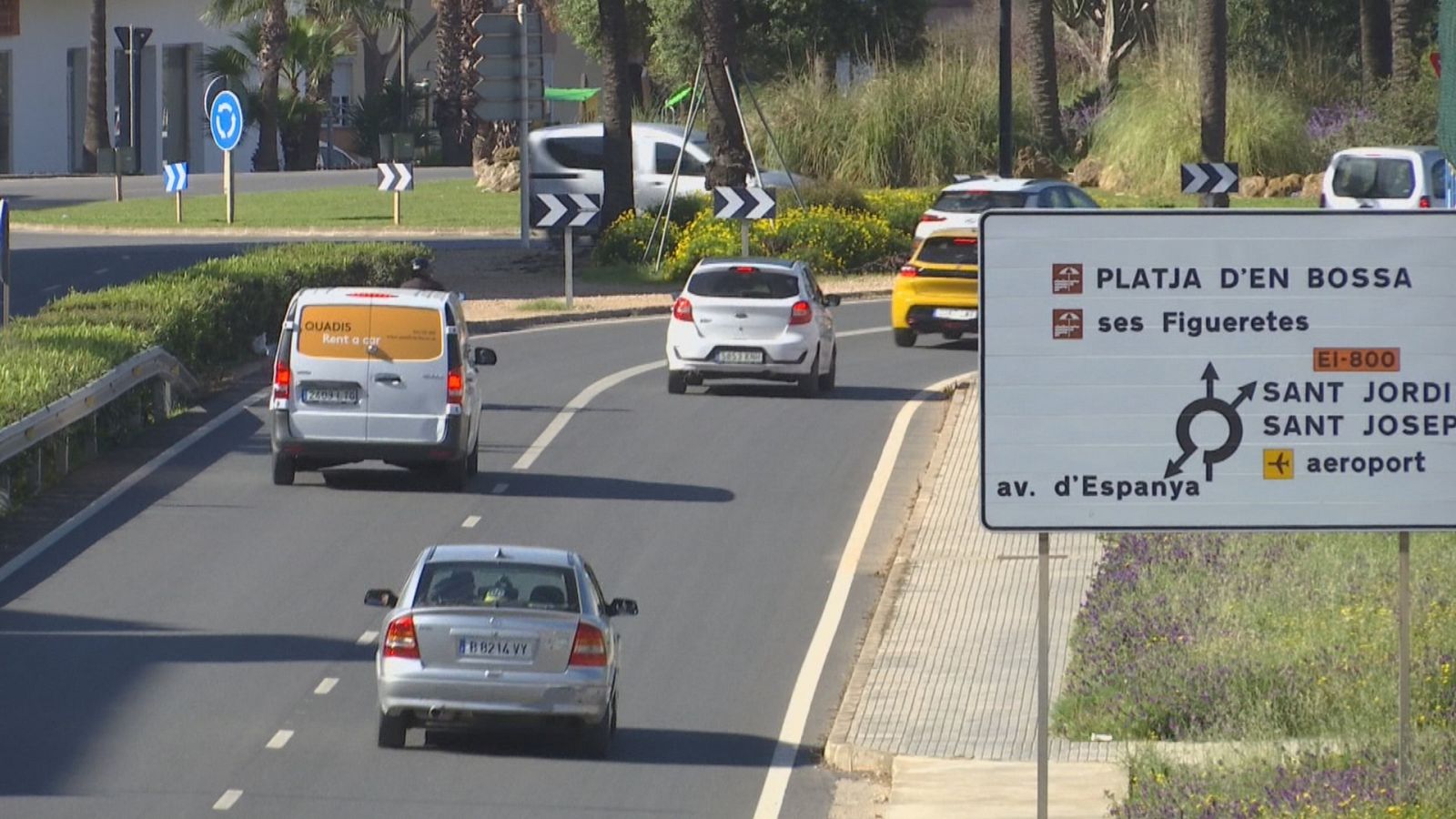 A l'estiu la xarxa viària d'Eivissa està al límit.