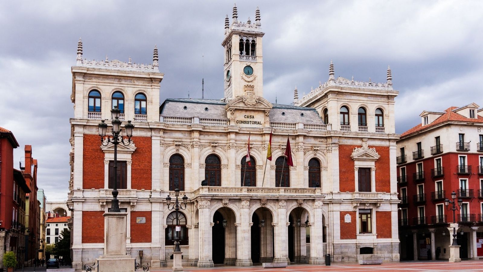 De la Plaza Mayor nacen diez calles y callejones