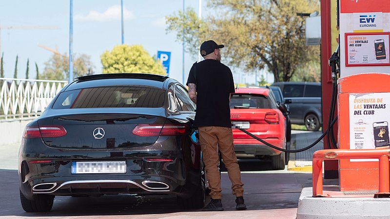 El precio medio de gasolina y diésel gira en torno a 1,70 euros de media