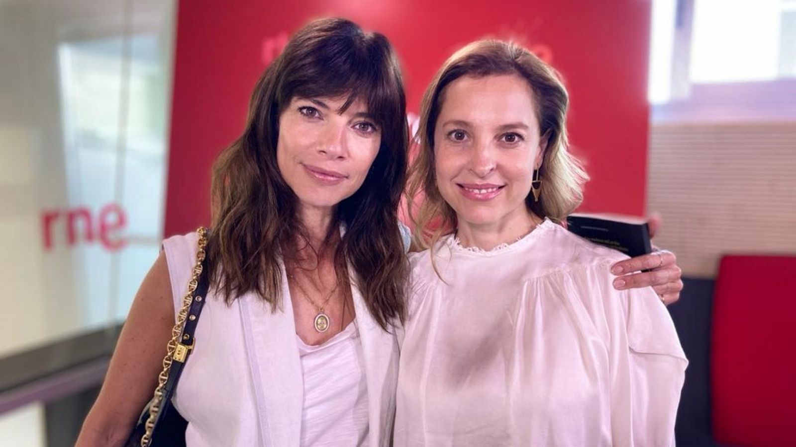 Maribel Verdú y Marina de Tavira presentan la serie 'Now & then'