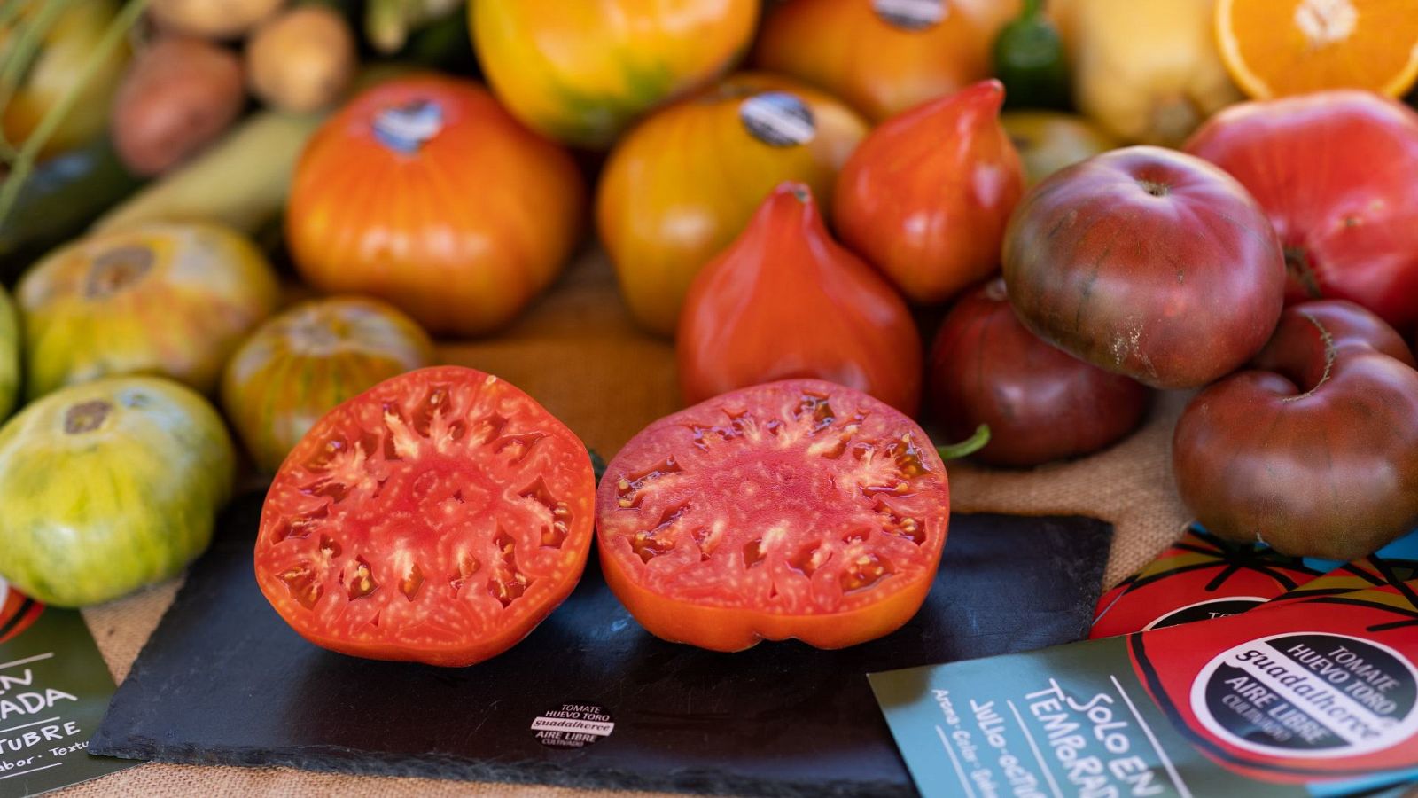 Imagen de archivo de un tomate de la variedad conocida como 'Huevo de Toro'