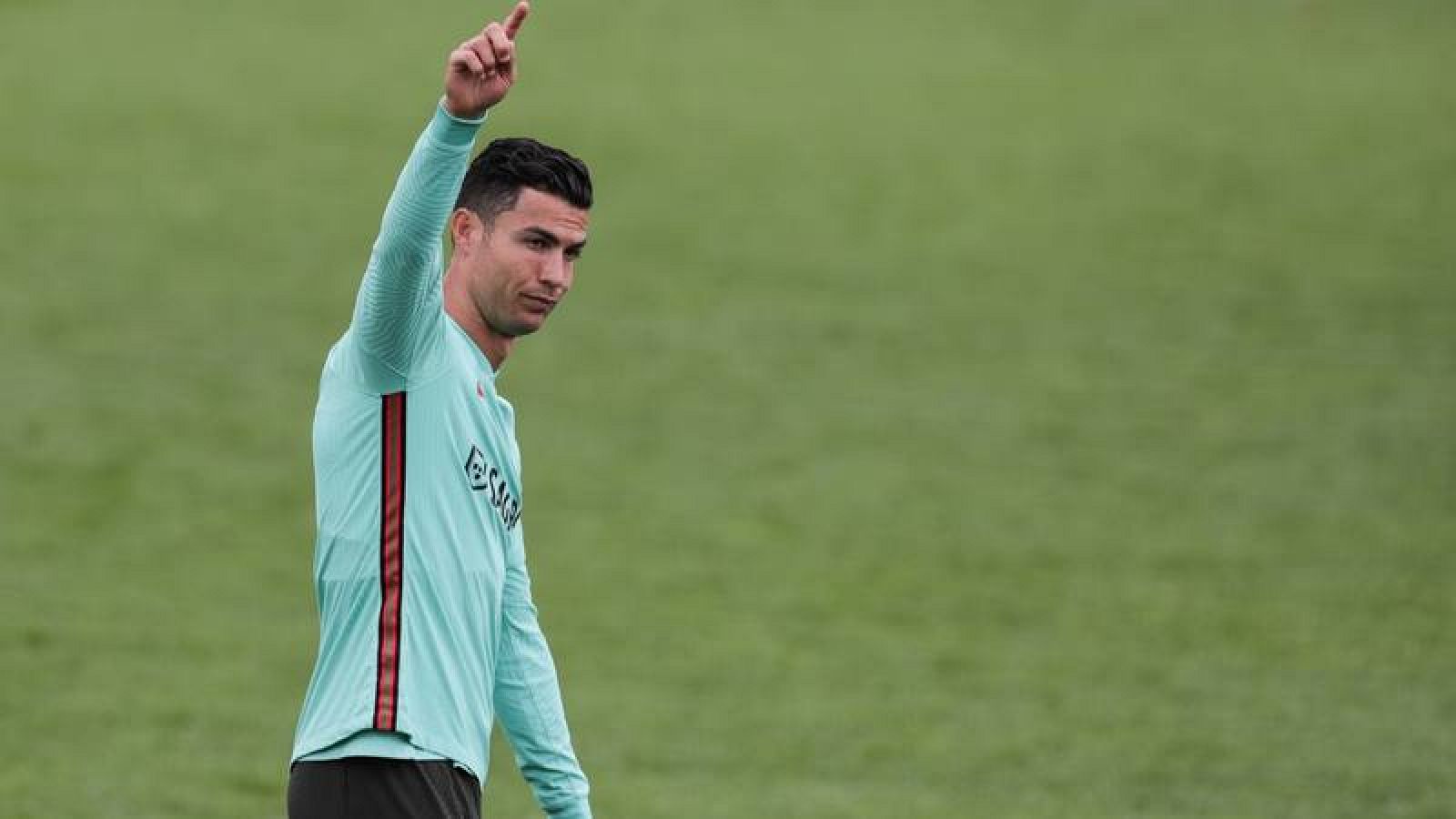 Cristiano Ronaldo, en el entrenamiento de la selección de Portugal.