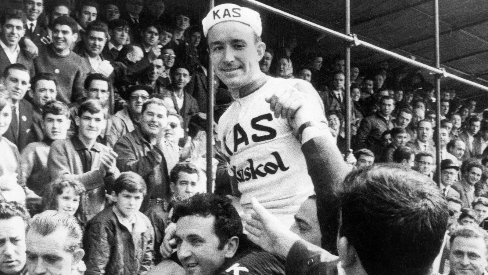 Fotografía de archivo (Eibar, abril de 1965), del ciclista abulense Julio Jiménez.