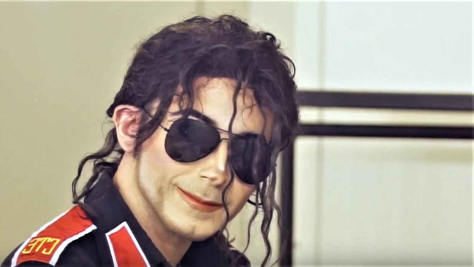 L¿imitador Álex Blanco és Michael Jackson en 'Forever. The best show about the King of Pop'