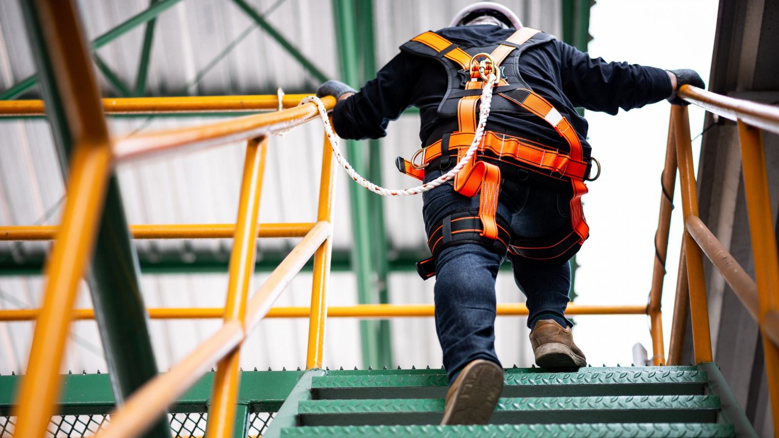 Los accidentes de trabajo con baja se diparan un 10% en el primer cuatrimestre