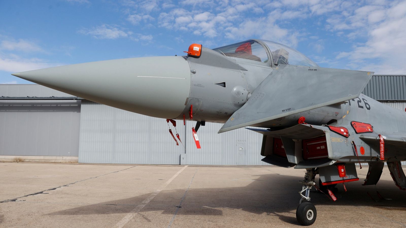 Vista de un Eurofighter en la base de Airbus en Getafe