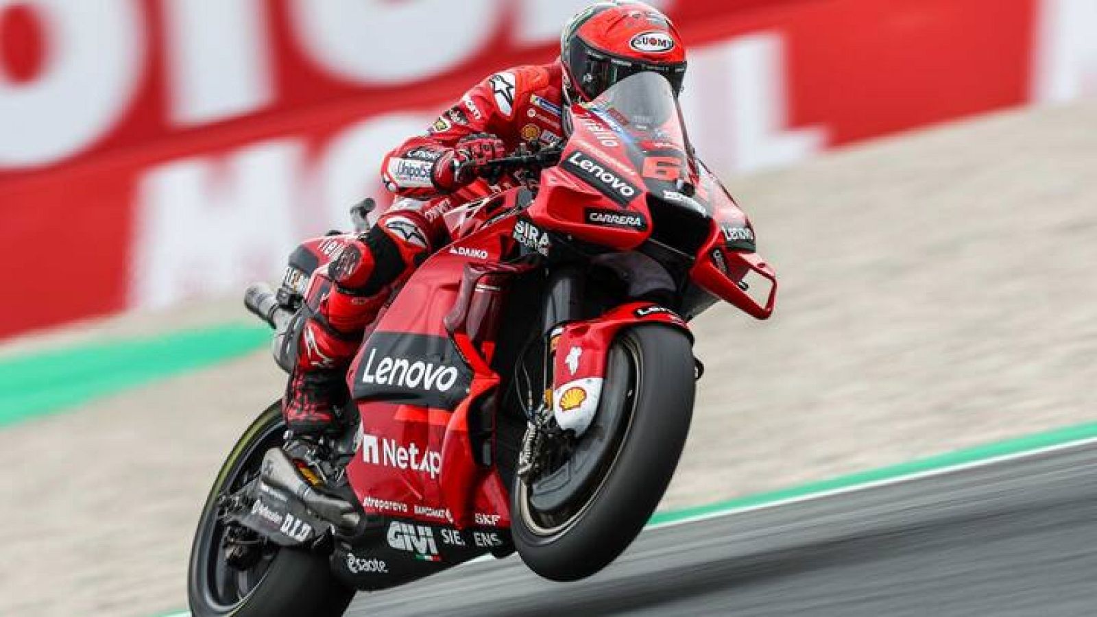 El piloto italiano de MotoGP, Francesco Bagnaia, en el circuito de Assen. 