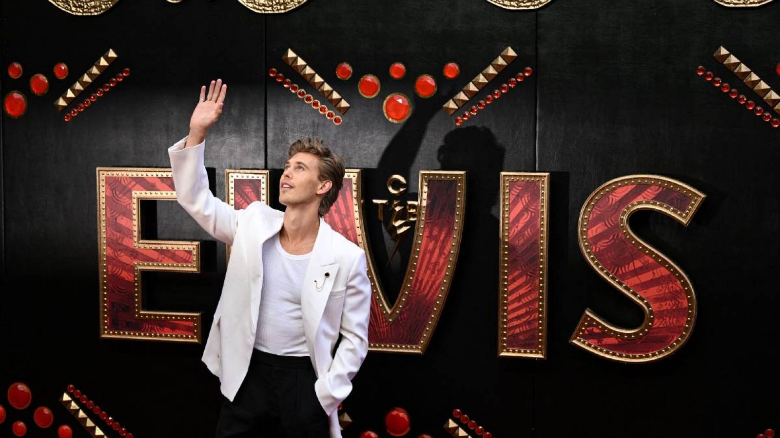 El actor estadounidense Austin Butler posa en la alfombra roja a su llegada para asistir a la proyección especial de 'Elvis' en el Reino Unido en el BFI Southbank, en Londres. (Imagen de archivo). 