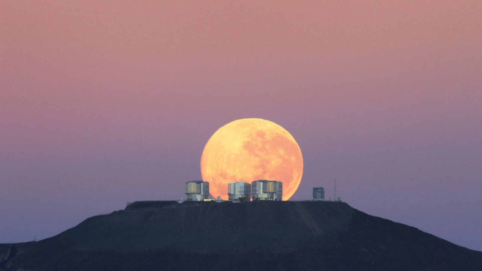 El telescopio VLT del Observatorio Europeo Austral