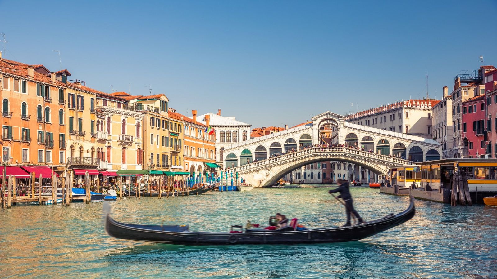 Puente de Rialto en Venecia