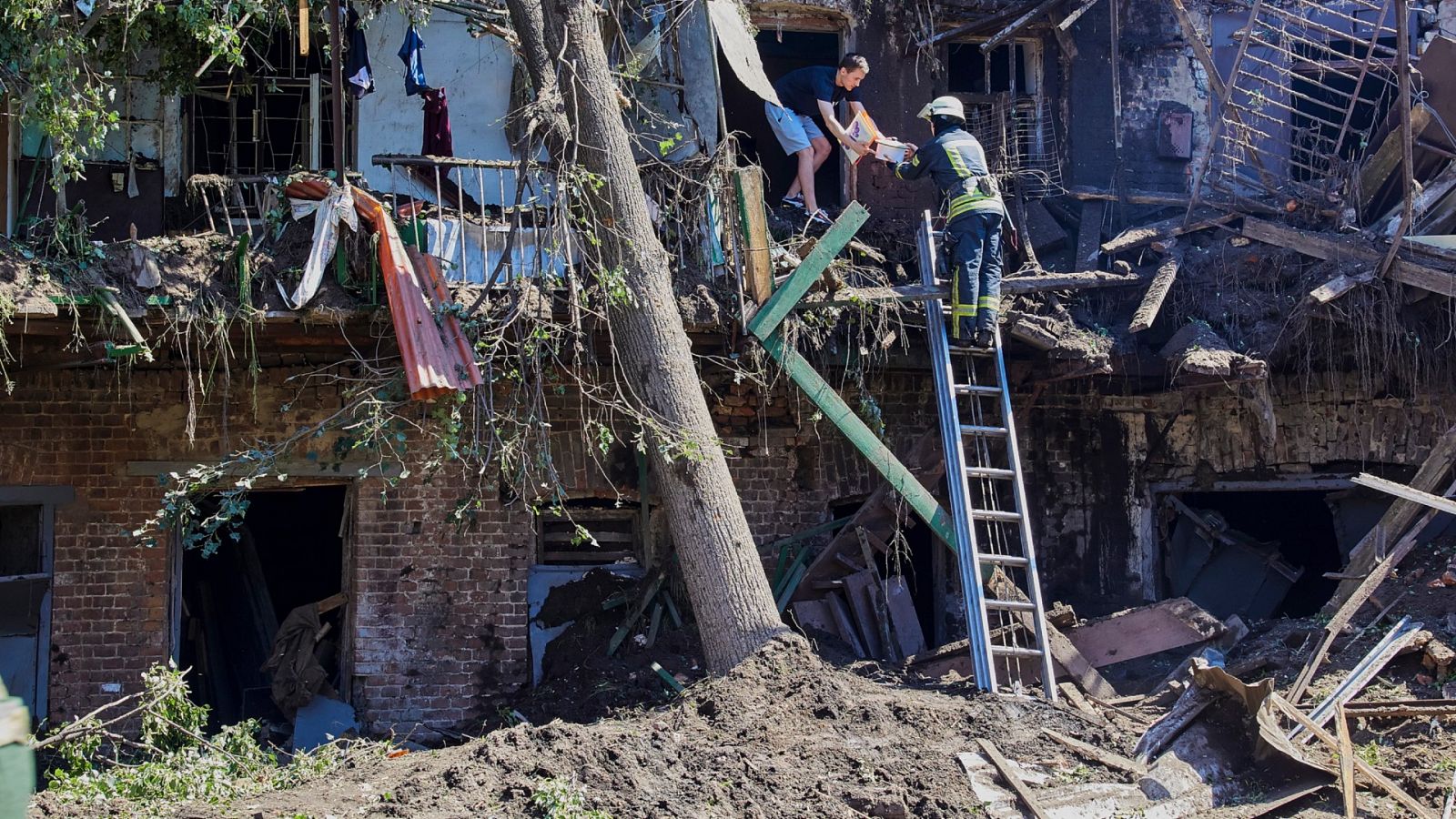 Un edificio bombardeado en Járkov