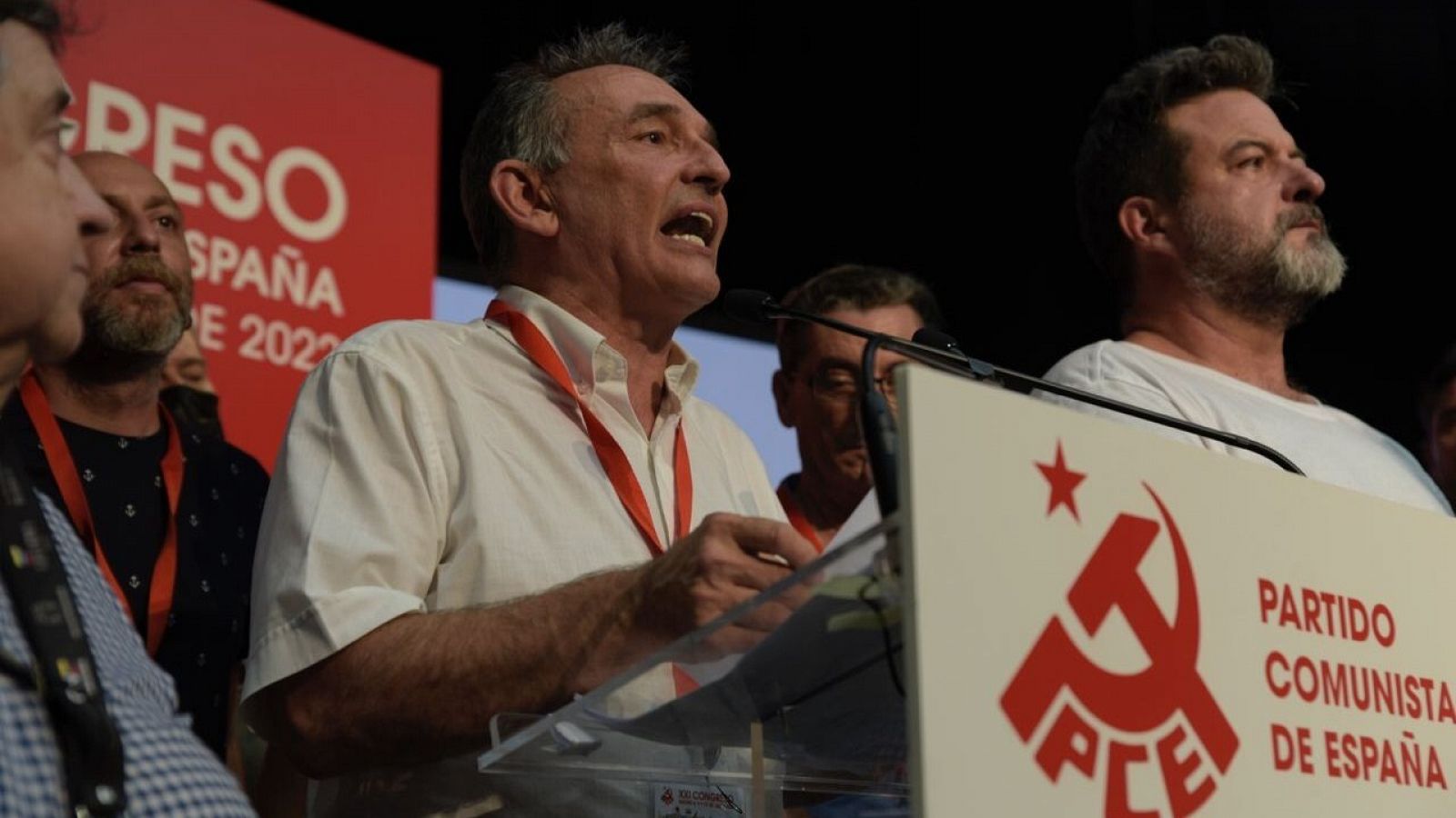 El secretario general del PCE, Enrique Santiago, interviene durante el XXI Congreso del Partido Comunista de España.