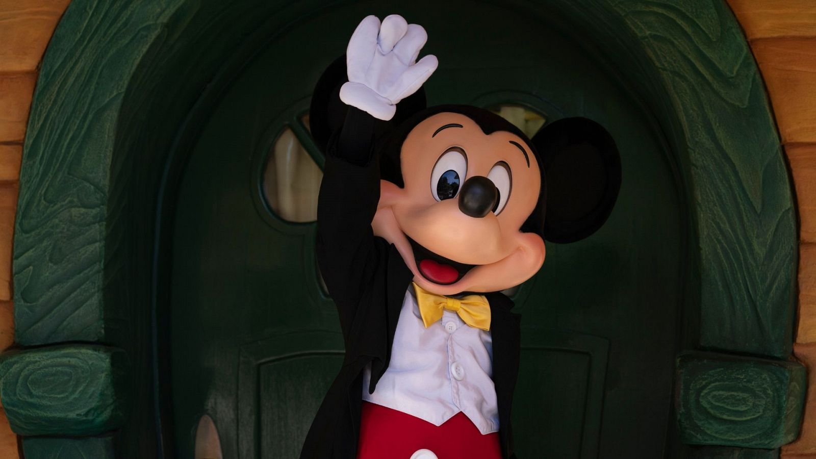Gran roble torpe Bendecir Mickey Mouse se emancipa: Disney se quedará sin derechos del ratón