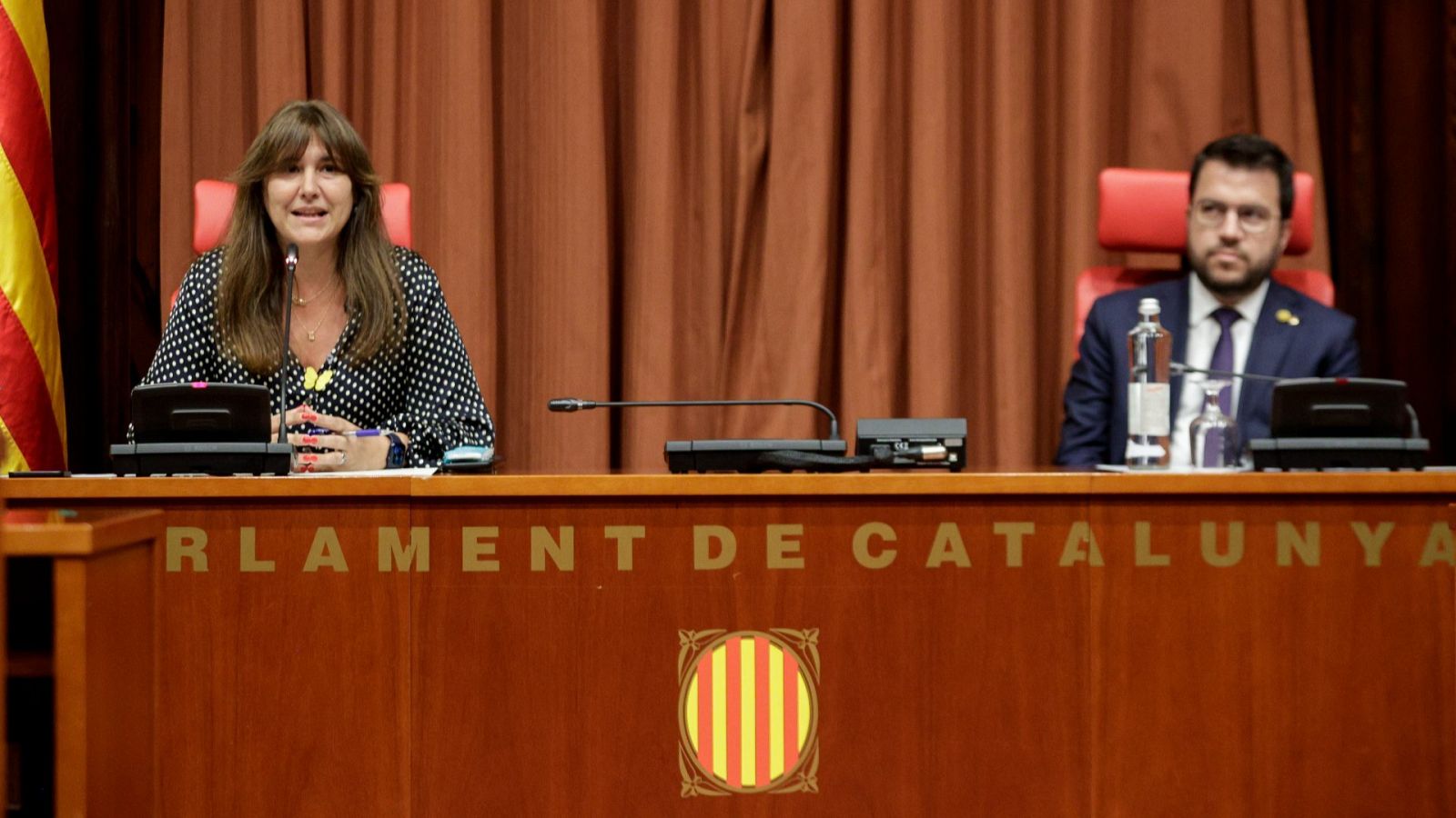 La presidenta del Parlament, Laura Borrás, y el presidente de la Generalitat, Pere Aragonès