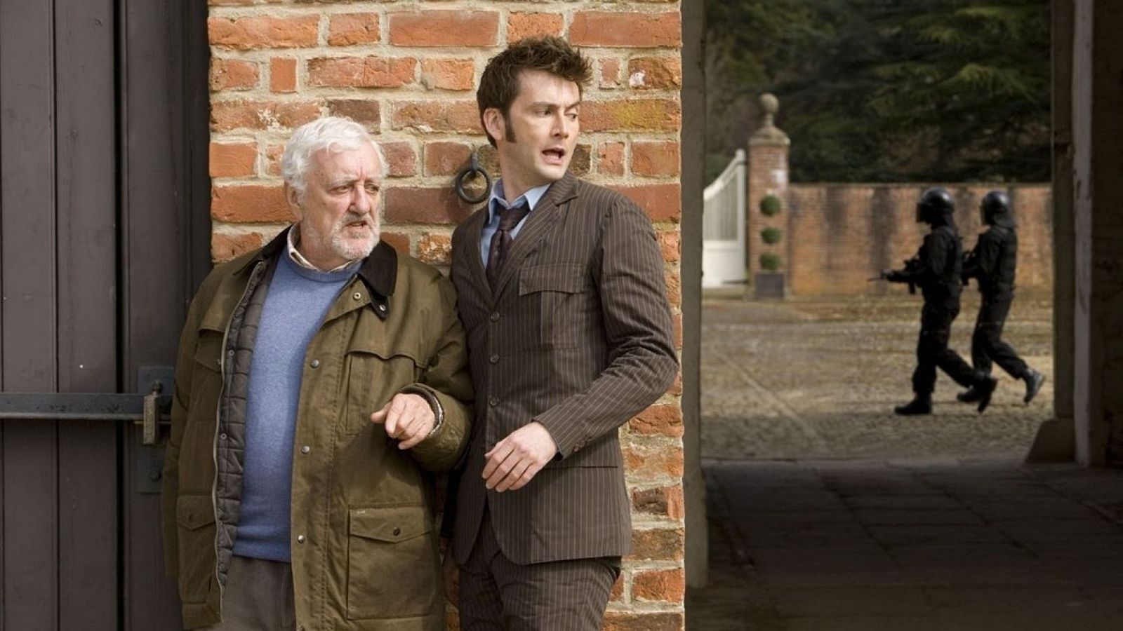 Bernard Cribbins junto al décimo Doctor Who, David Tennat