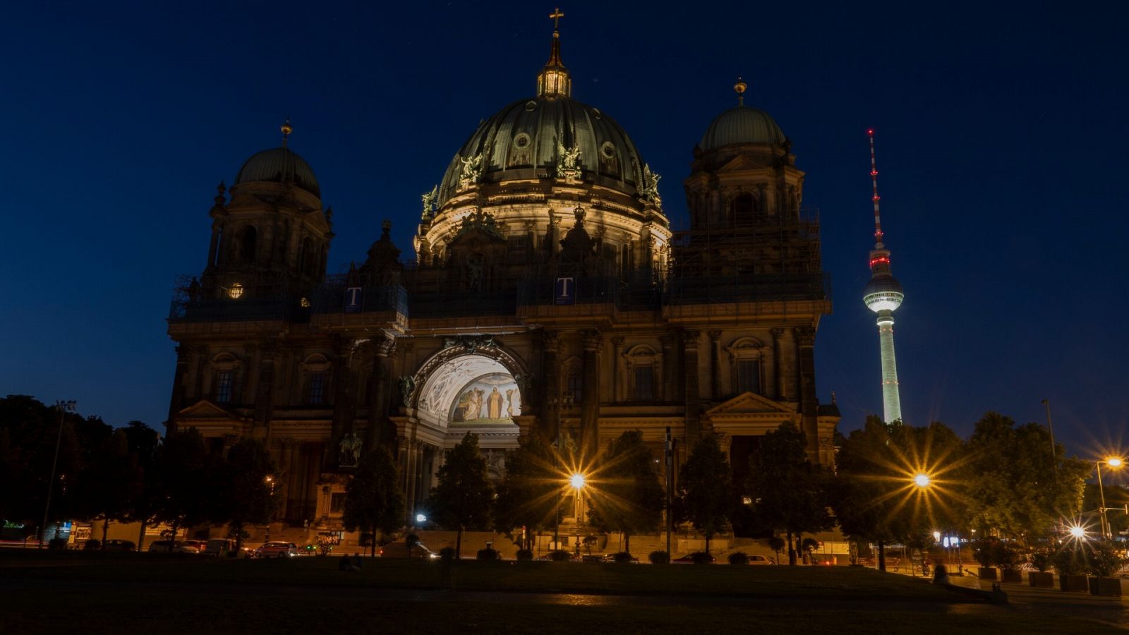 La catedral de Berlín ya no está totalmente iluminada a finales de julio de 2022