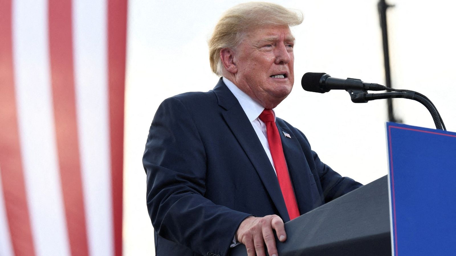 El expresidente de Estados Unidos Donald Trump en un mitin en Mendon, Illinois