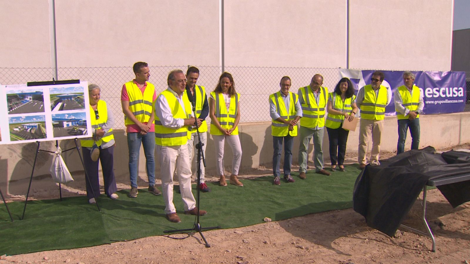 Visita al solar on comença la construcció de la nova ITV a Calvià