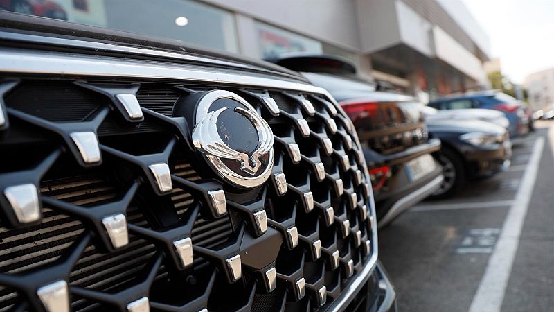 Coches en un concesionario