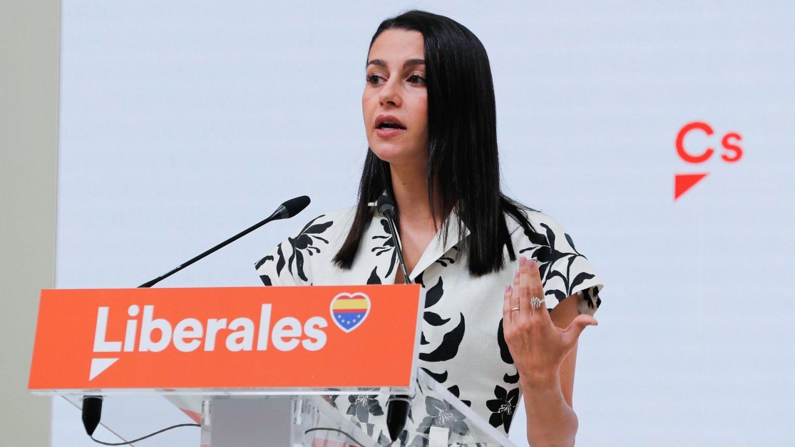 La líder de Ciudadanos, Inés Arrimadas durante la rueda de prensa