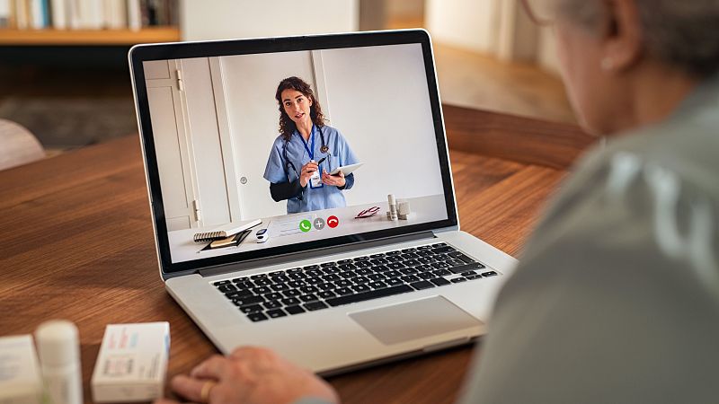 Impulsada por la irrupción de la pandemia, la telemedicina comenzó a afianzarse en España a partir de 2020.