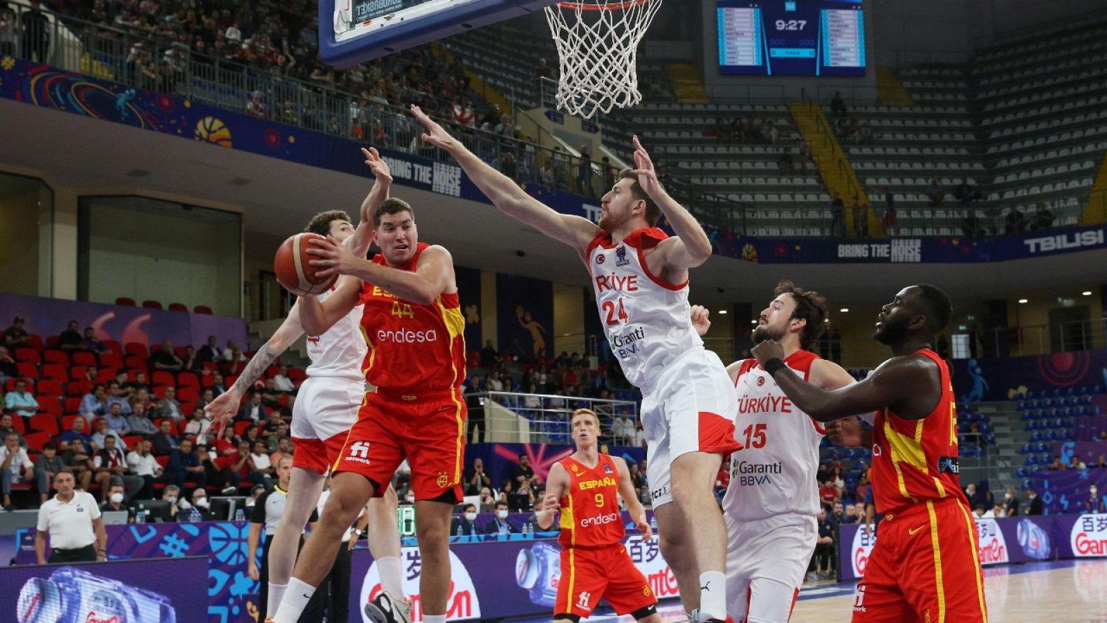 El jugador de España, Joel Parra, durante su partido ante Turquía en el Eurobasket 2022.