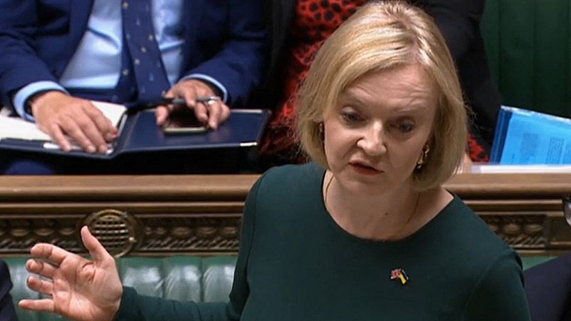 La primera ministra británica, Liz Truss, presenta su plan de ayudas por la crisis de la energía en la Cámara de los Comunes del Parlamento, el 8 de septiembre de 2022. Foto: PRU / AFP