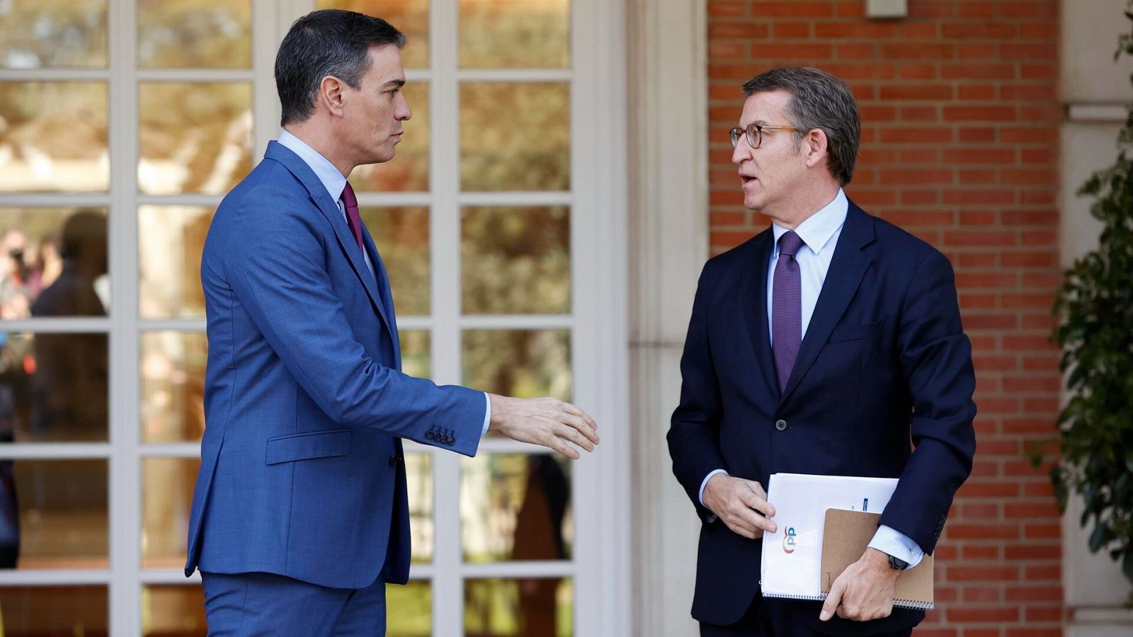 Pedro Sánchez y Alberto Núñez Feijóo, durante su reunión en La Moncloa el pasado mes de abril