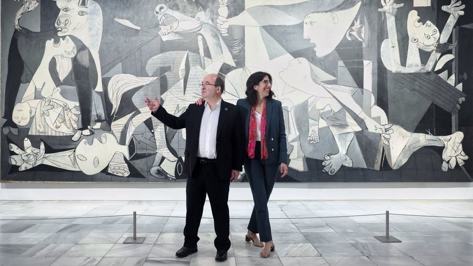 El ministro de Cultura y Deporte, Miquel Iceta, y la ministra de Cultura de Francia, Rima Abdul Malak, en la presentación de los actos conmemorativos del Año Picasso, en el Museo Reina Sofía