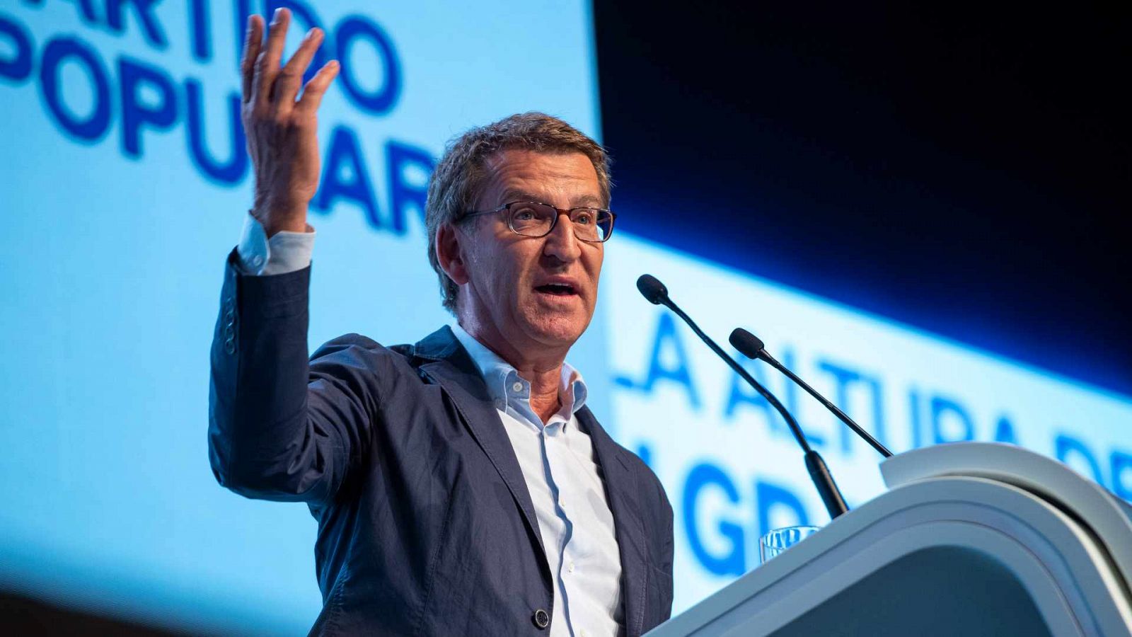 El líder del PP, Alberto Núñez Feijóo, durante su intervención en la clausura de la XXV Interparlamentaria