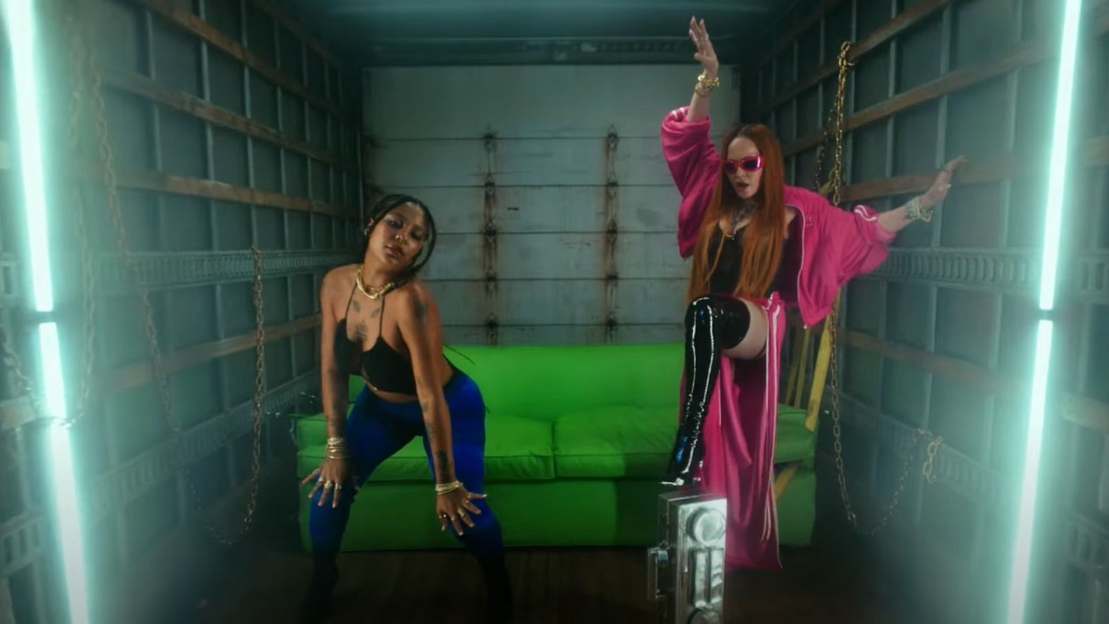 Fotograma del videoclip de "Hung up"