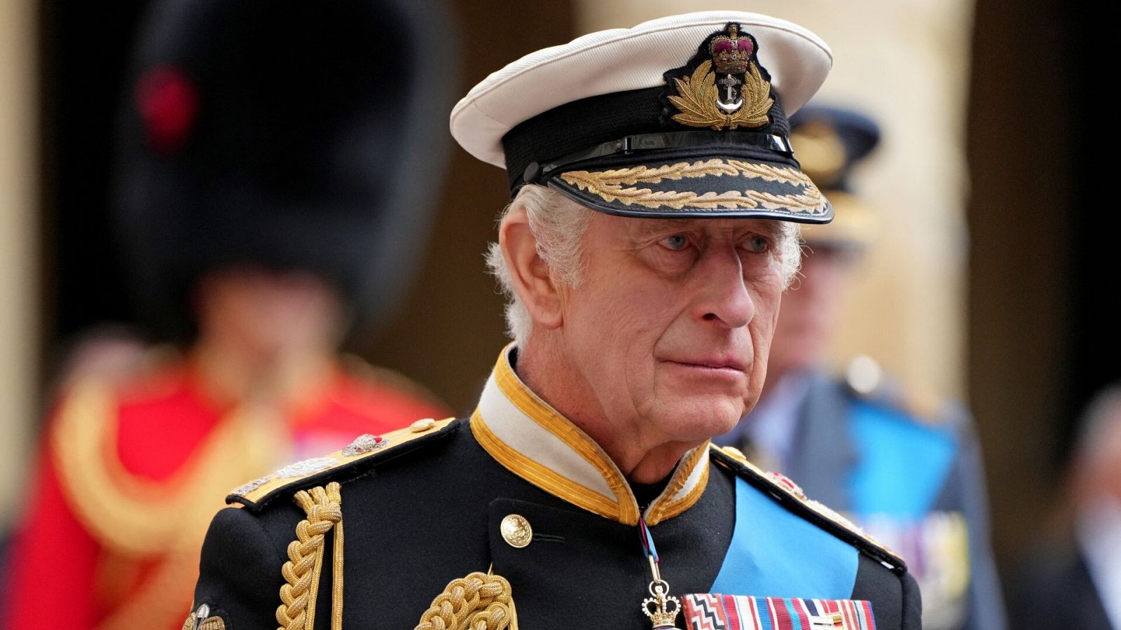 El rey Carlos III durante el funeral de Estado de la difunta Isabel II en Windsor, Inglaterra