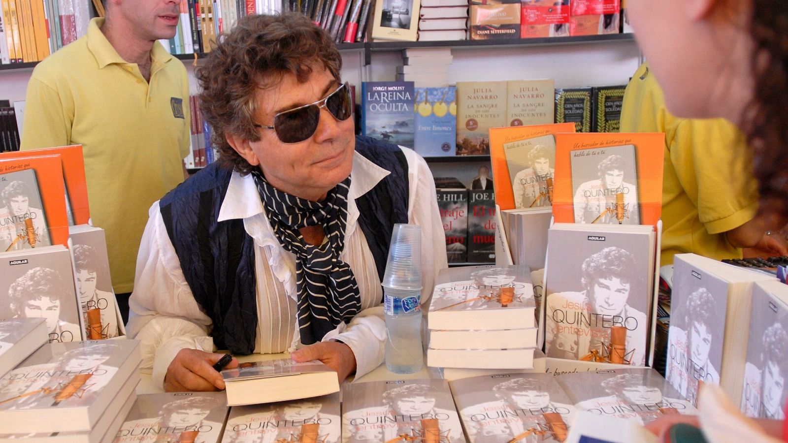 El periodista Jesús Quintero durante la Feria del Libro de Madrid de 2007