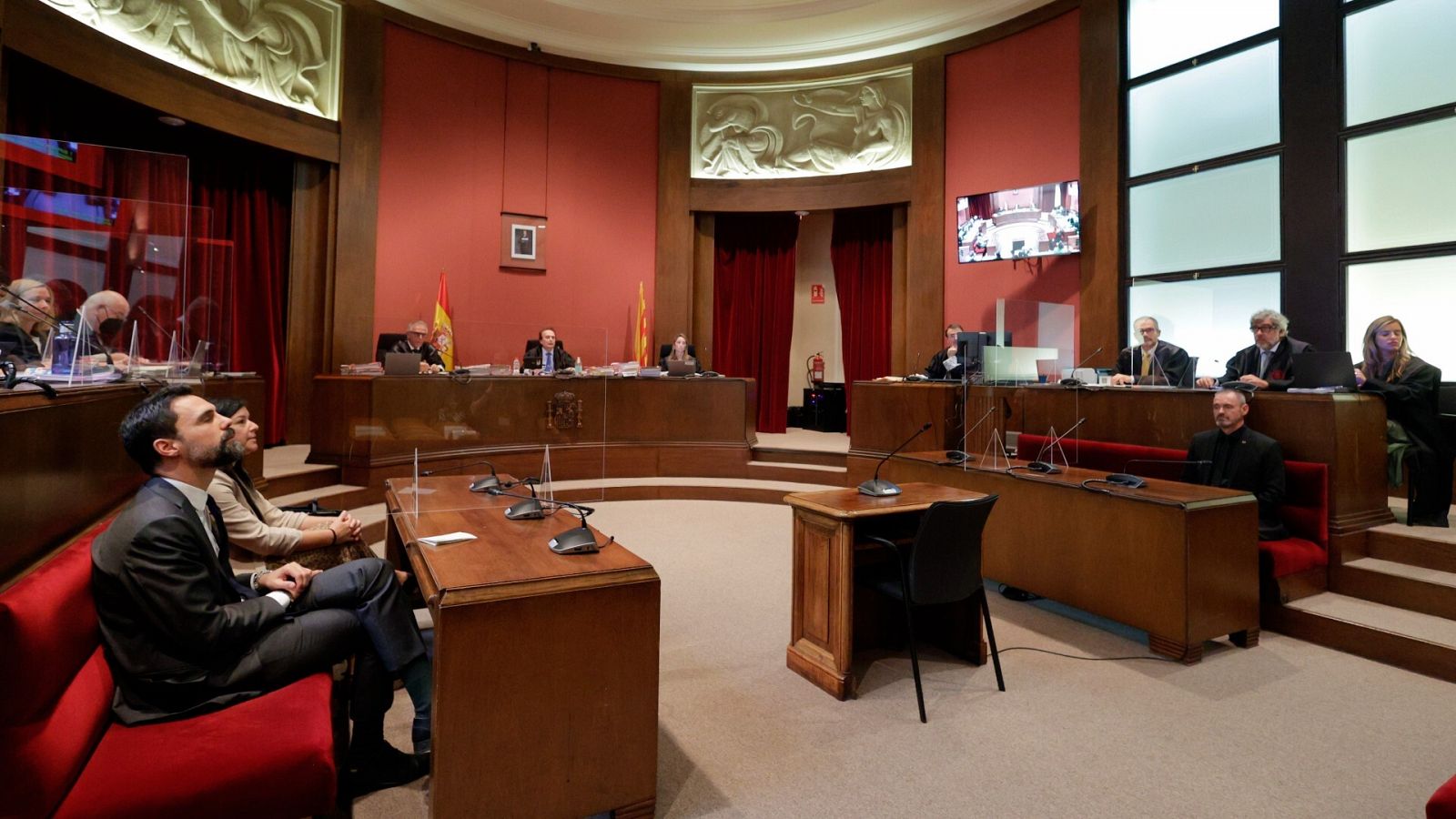 Roger Torrent y otro exmiembros de la Mesa del Parlament catalán en el TSJC