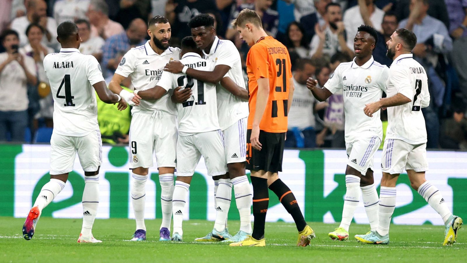 Los jugadores del Real Madrid celebran un gol ante el Shakhtar Donetsk 