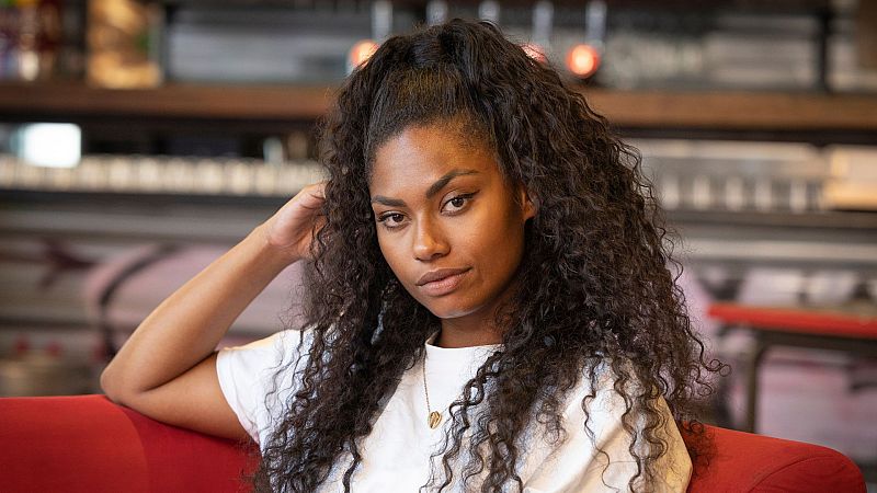 Nia Correia es una de las 16 voces que participan en 'Dúos Increíbles'